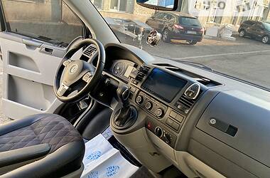 Минивэн Volkswagen Transporter 2012 в 