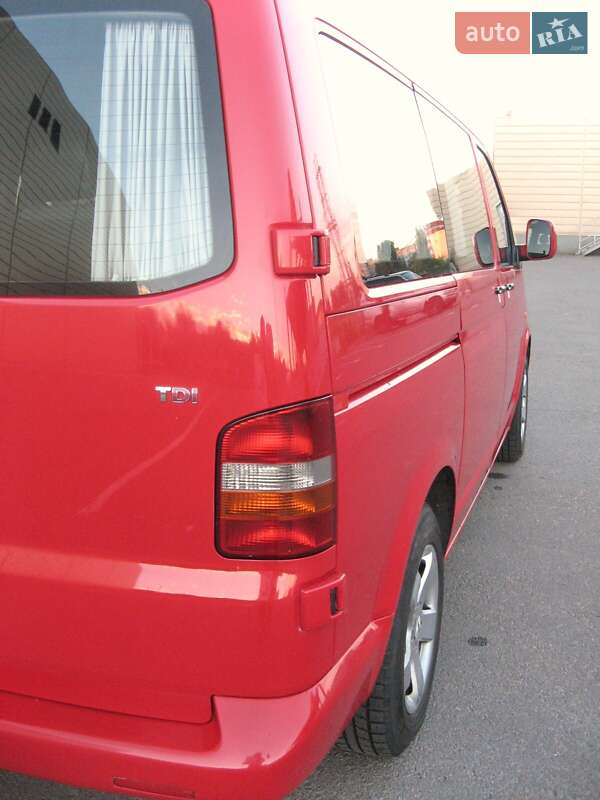 Минивэн Volkswagen Transporter 2004 в Ровно