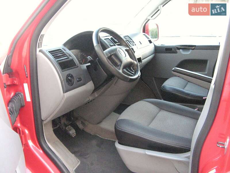 Минивэн Volkswagen Transporter 2004 в Ровно