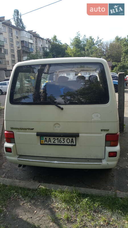 Минивэн Volkswagen Transporter 2001 в Киеве