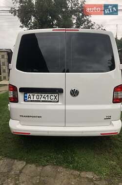 Мінівен Volkswagen Transporter 2015 в Івано-Франківську