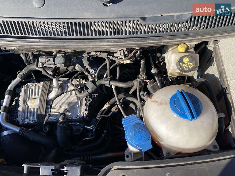 Универсал Volkswagen Transporter 2016 в Киеве