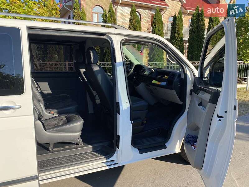 Универсал Volkswagen Transporter 2016 в Киеве