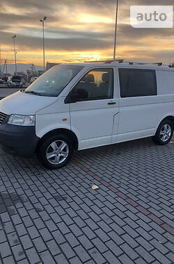 Универсал Volkswagen Transporter 2004 в Хусте