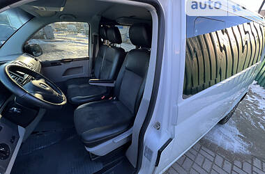 Минивэн Volkswagen Transporter 2010 в Ровно