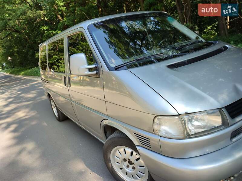 Седан Volkswagen Transporter 2000 в Киеве