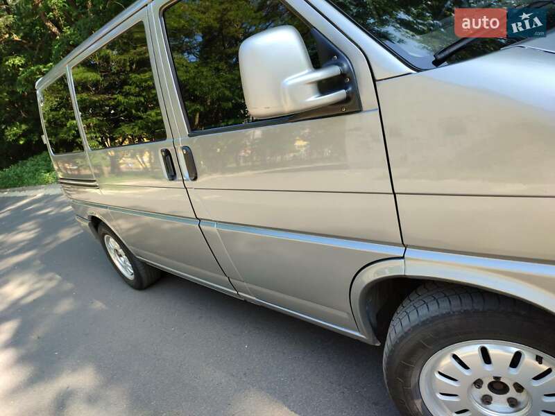 Седан Volkswagen Transporter 2000 в Киеве