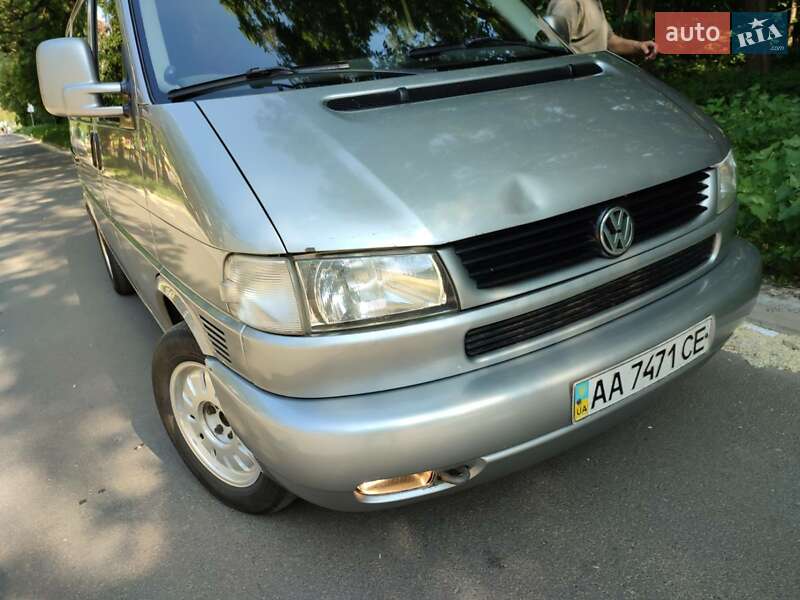 Седан Volkswagen Transporter 2000 в Киеве