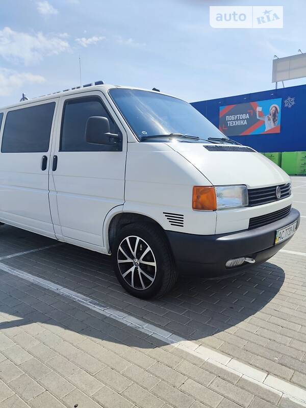 Универсал Volkswagen Transporter 2003 в Нововолынске