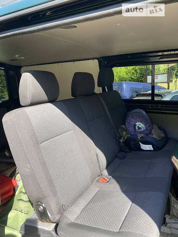Грузопассажирский фургон Volkswagen Transporter 2013 в Киеве