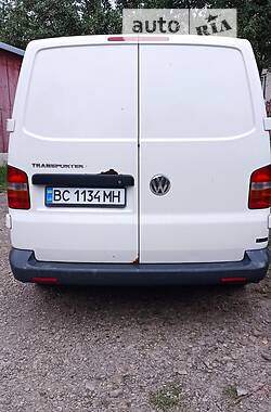 Грузовой фургон Volkswagen Transporter 2007 в Львове