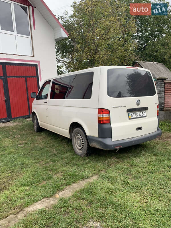 Минивэн Volkswagen Transporter 2006 в Городенке