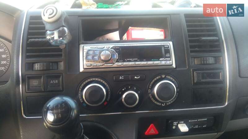 Минивэн Volkswagen Transporter 2006 в Черновцах