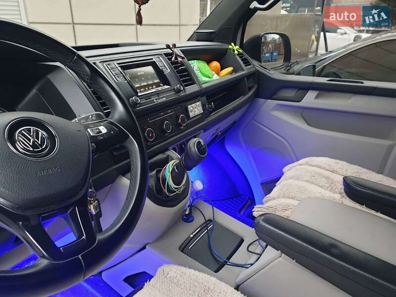 Минивэн Volkswagen Transporter 2015 в Одессе