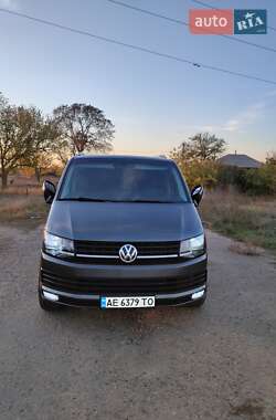 Минивэн Volkswagen Transporter 2016 в 