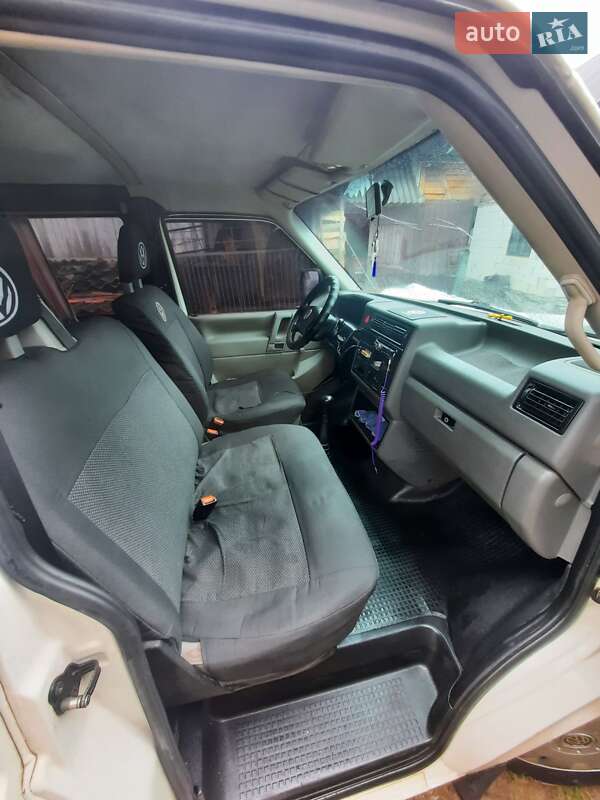 Минивэн Volkswagen Transporter 2001 в Надворной