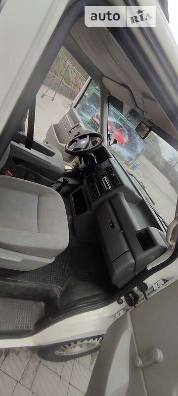 Минивэн Volkswagen Transporter 2003 в Иршаве