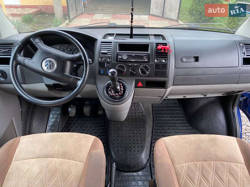 Минивэн Volkswagen Transporter 2004 в Черновцах