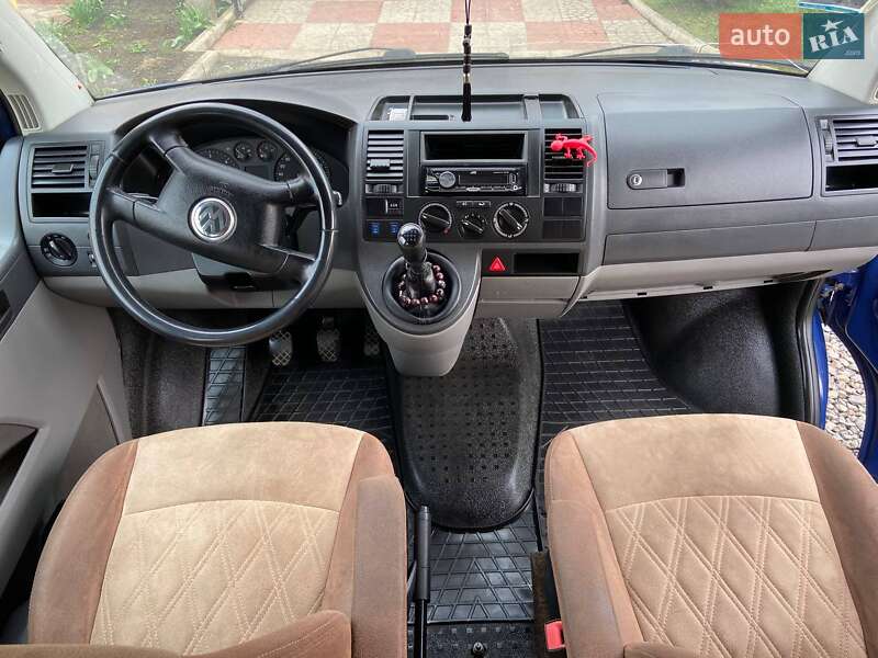 Минивэн Volkswagen Transporter 2004 в Черновцах