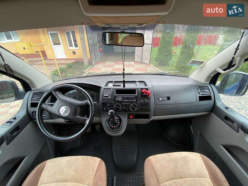 Минивэн Volkswagen Transporter 2004 в Черновцах