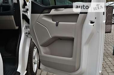 Минивэн Volkswagen Transporter 2019 в 