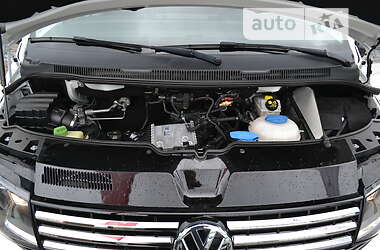Минивэн Volkswagen Transporter 2019 в 