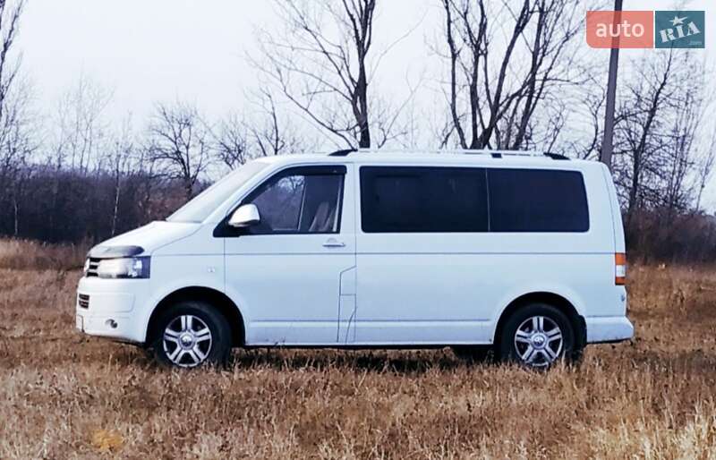 Мінівен Volkswagen Transporter 2009 в Новій Ушиці
