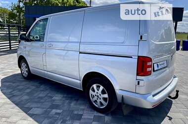 Минивэн Volkswagen Transporter 2018 в 