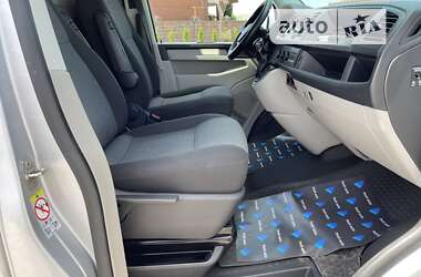 Минивэн Volkswagen Transporter 2018 в 