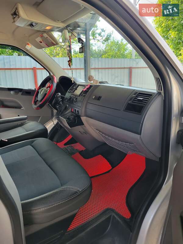 Минивэн Volkswagen Transporter 2008 в Коростышеве