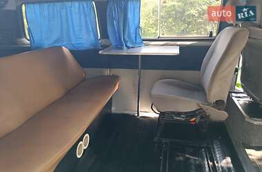 Минивэн Volkswagen Transporter 1988 в 
