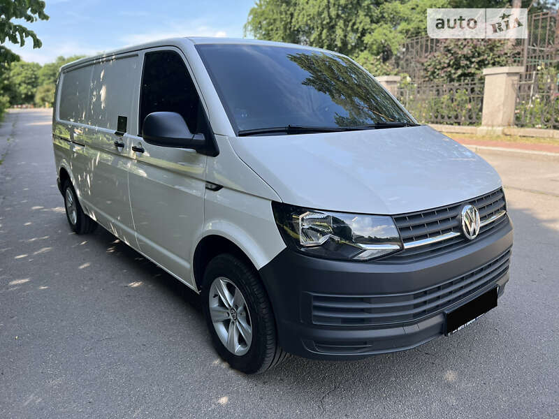 Грузовой фургон Volkswagen Transporter 2017 в Умани