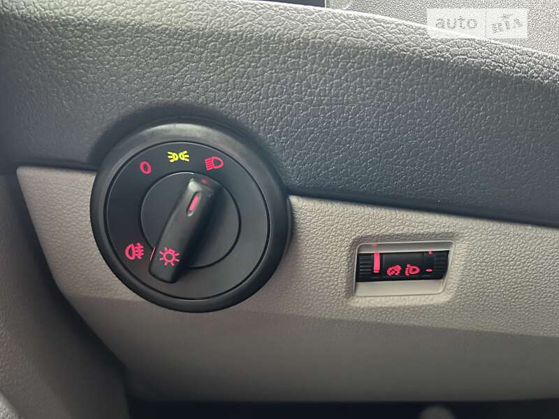 Вантажний фургон Volkswagen Transporter 2019 в Одесі