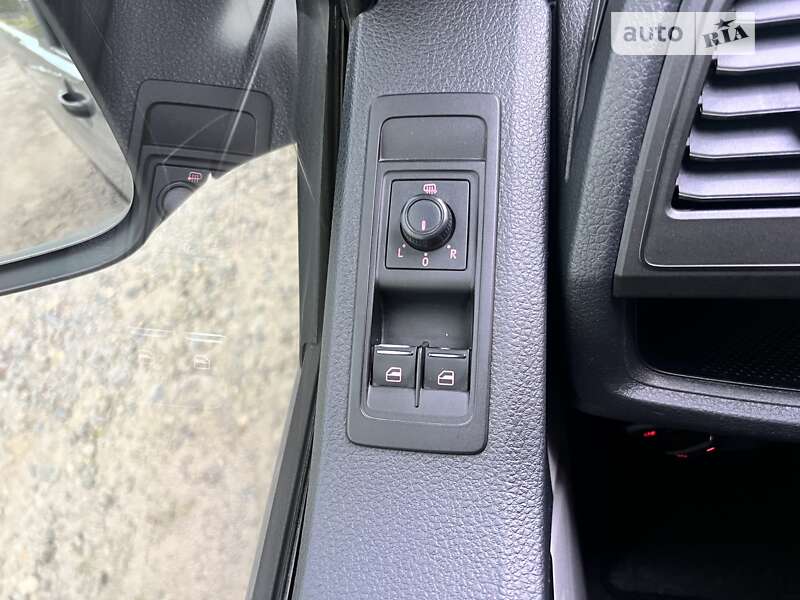 Вантажний фургон Volkswagen Transporter 2019 в Одесі