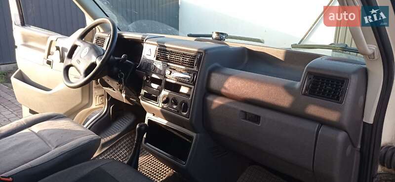 Минивэн Volkswagen Transporter 2000 в Луцке