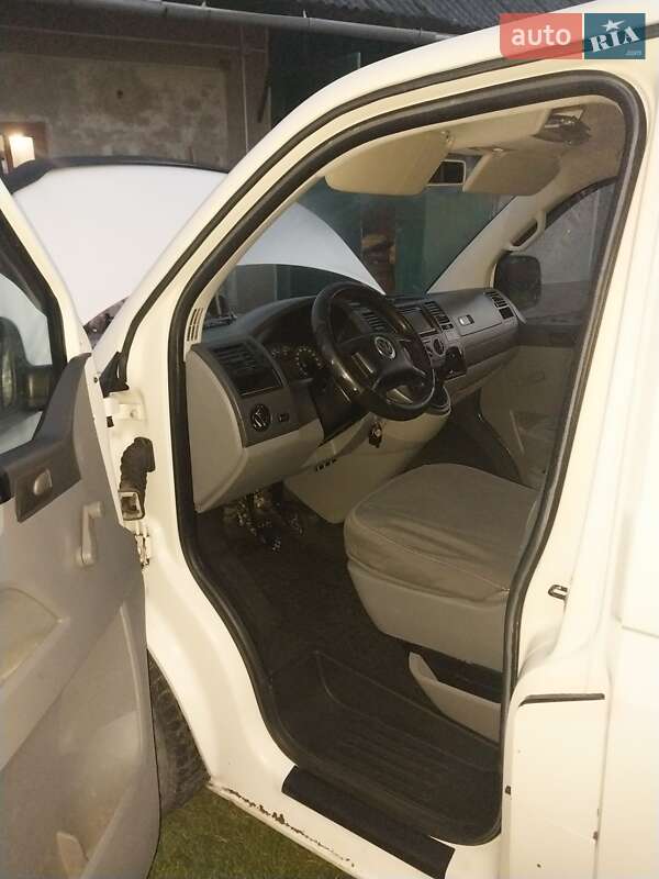 Мінівен Volkswagen Transporter 2004 в Івано-Франківську