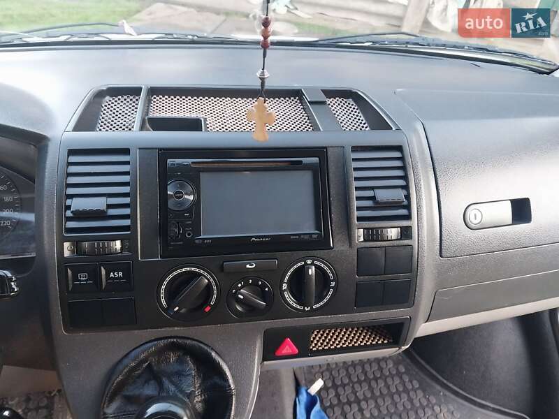 Мінівен Volkswagen Transporter 2004 в Івано-Франківську