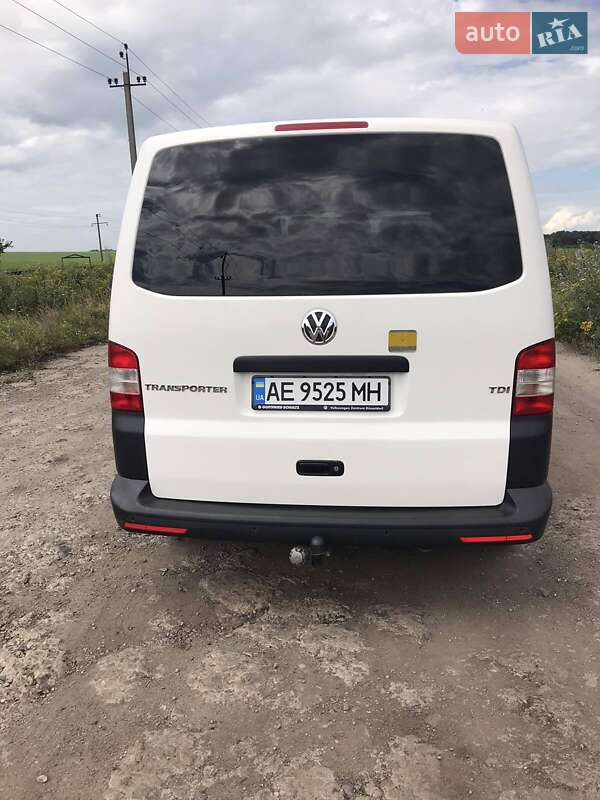 Микроавтобус Volkswagen Transporter 2015 в 