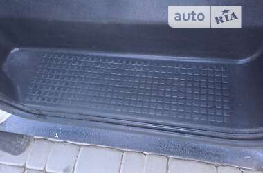 Грузовой фургон Volkswagen Transporter 2001 в Яремче