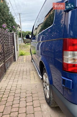 Минивэн Volkswagen Transporter 2010 в 