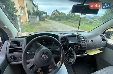 Минивэн Volkswagen Transporter 2010 в 