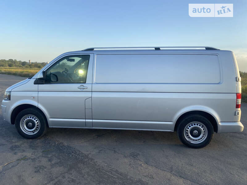 Грузовой фургон Volkswagen Transporter 2014 в Баре