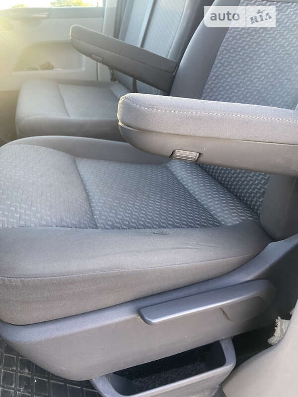 Грузовой фургон Volkswagen Transporter 2014 в Баре