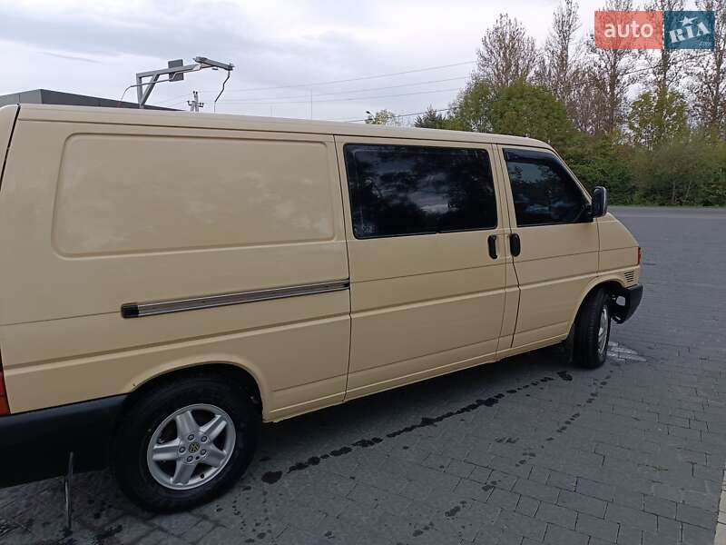 Минивэн Volkswagen Transporter 2002 в Надворной