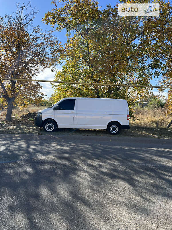 Минивэн Volkswagen Transporter 2013 в Врадиевке