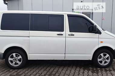 Вантажний фургон Volkswagen Transporter 2004 в Луцьку