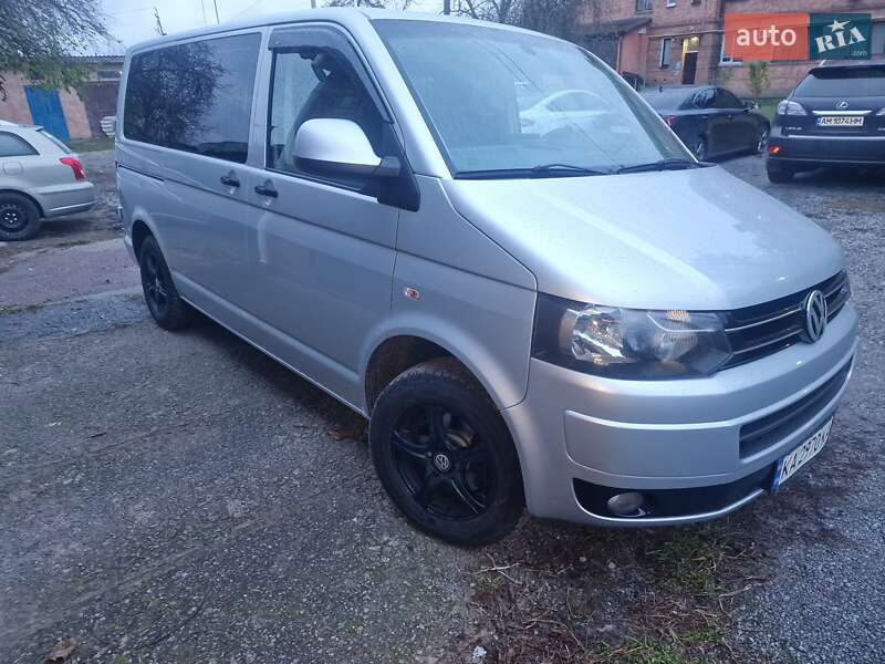 Грузопассажирский фургон Volkswagen Transporter 2011 в Бердичеве