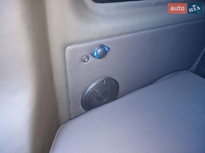 Грузопассажирский фургон Volkswagen Transporter 2011 в Бердичеве