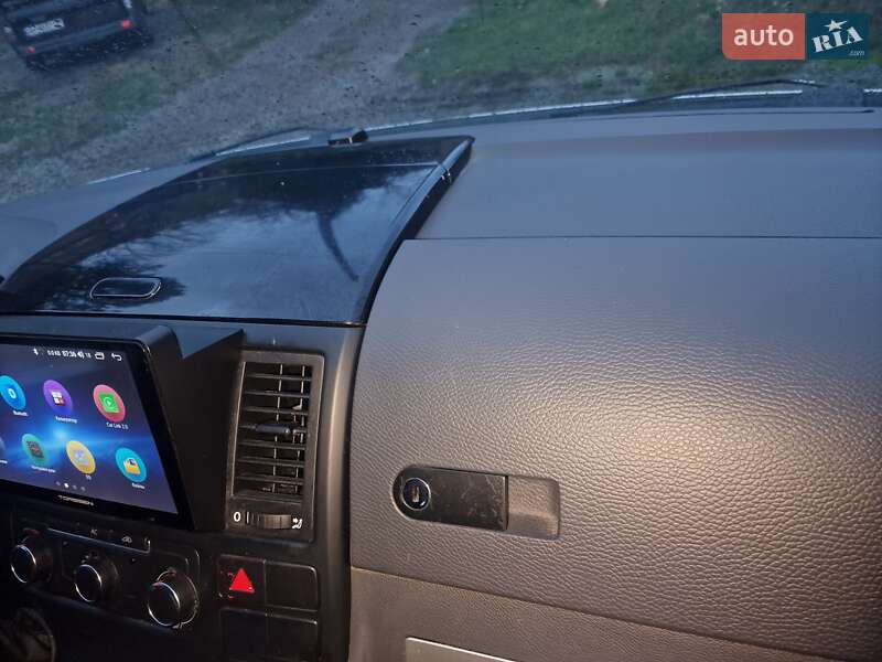 Грузопассажирский фургон Volkswagen Transporter 2011 в Бердичеве