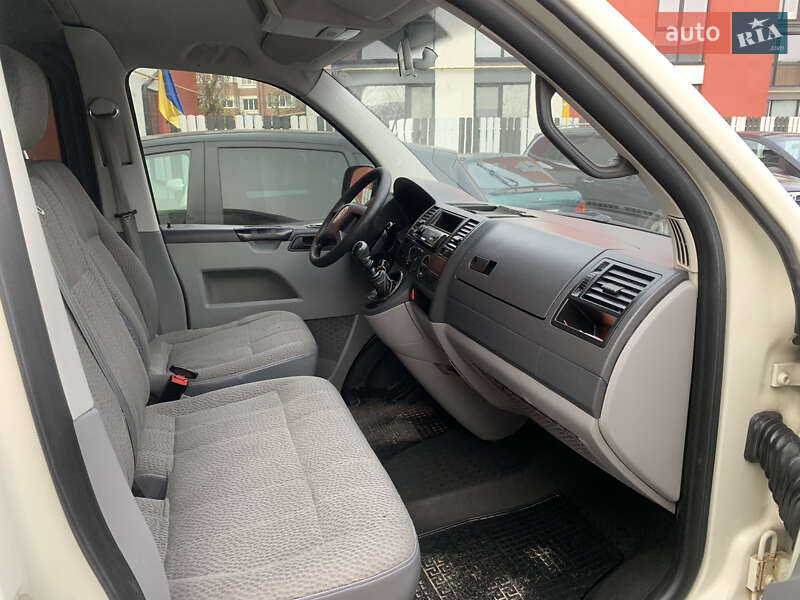 Минивэн Volkswagen Transporter 2004 в Киеве